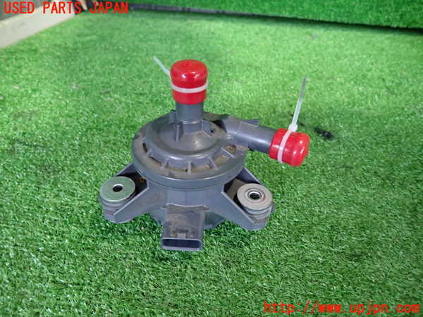 2UPJ-33392110]レクサス・CT200h(ZWA10)ウォーターポンプ 中古_m0001.jpg