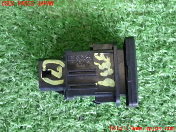 2UPJ-33396312]レクサス・CT200h(ZWA10)スイッチ7 (フューエル) 中古_m0002.jpg