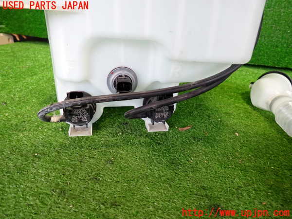 2UPJ-33396791]レクサス・CT200h(ZWA10)ウォッシャータンク1 中古_m0003.jpg