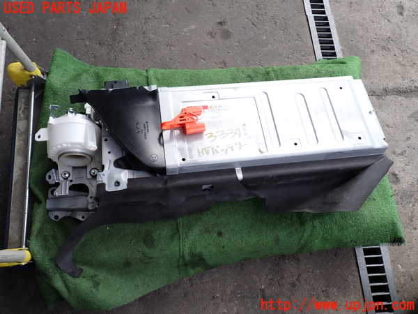 2UPJ-33396911]レクサス・CT200h(ZWA10)ハイブリッドバッテリー1 中古_m0001.jpg