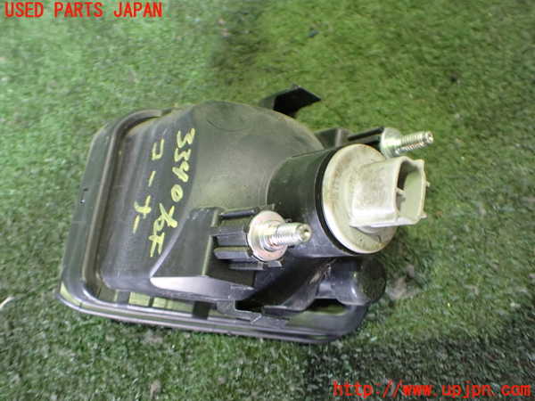 2UPJ-33401150]レヴォーグ(VM4)右コーナーランプ 中古_m0003.jpg