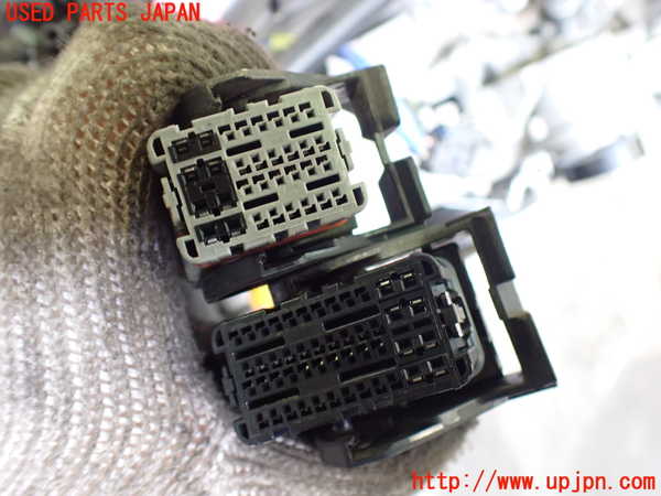 2UPJ-33402010]レヴォーグ(VM4)エンジン FB16 4WD 中古_m0003.jpg