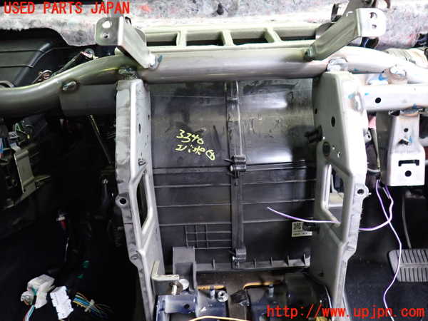 2UPJ-33406081]レヴォーグ(VM4)エバポレーター1 中古_m0001.jpg