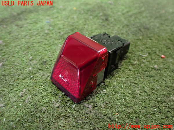 2UPJ-33406290]レヴォーグ(VM4)ハザードスイッチ 中古_m0001.jpg