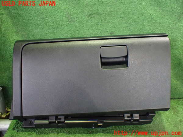 2UPJ-33407516]レヴォーグ(VM4)グローブボックス1 中古_m0001.jpg