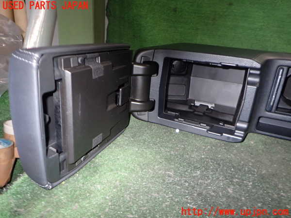 2UPJ-33407540]レヴォーグ(VM4)センターコンソール 中古_m0004.jpg