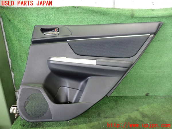 2UPJ-33401294]レヴォーグ(VM4)右後ドア内張り 中古_m0001.jpg