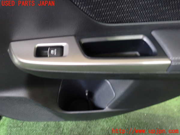 2UPJ-33401294]レヴォーグ(VM4)右後ドア内張り 中古_m0003.jpg