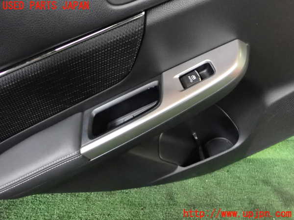 2UPJ-33401324]レヴォーグ(VM4)左後ドア内張り 中古_m0002.jpg