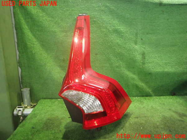 2UPJ-33411530]ボルボ・V60(FB4164T)右テールランプ 中古_m0001.jpg