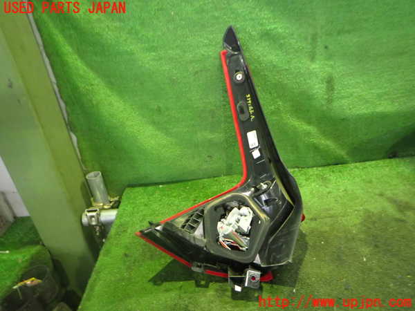 2UPJ-33411530]ボルボ・V60(FB4164T)右テールランプ 中古_m0003.jpg