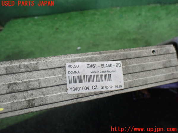 2UPJ-33412451]ボルボ・V60(FB4164T)インタークーラー1 中古_m0003.jpg