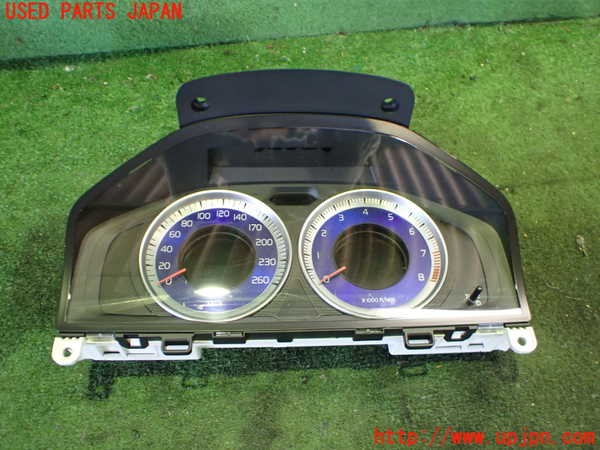 2UPJ-33416170]ボルボ・V60(FB4164T)スピードメーター 中古_m0001.jpg