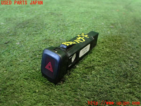 2UPJ-33416290]ボルボ・V60(FB4164T)ハザードスイッチ 中古_m0001.jpg