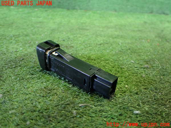 2UPJ-33416290]ボルボ・V60(FB4164T)ハザードスイッチ 中古_m0002.jpg