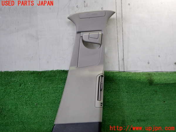 2UPJ-33417665]ボルボ・V60(FB4164T)右センターピラートリム 中古_m0002.jpg