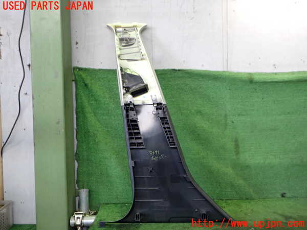 2UPJ-33417665]ボルボ・V60(FB4164T)右センターピラートリム 中古_m0005.jpg