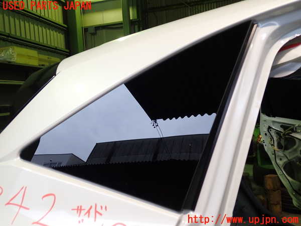 2UPJ-33421380]ノート オーラ(AURA)(FE13)右クォーターガラス 中古(43R-00150 M2L3)_m0001.jpg