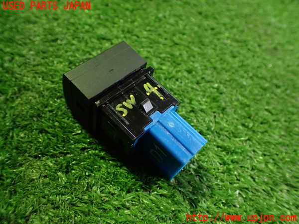 2UPJ-33426309]ノート オーラ(AURA)(FE13)スイッチ4 中古_m0002.jpg