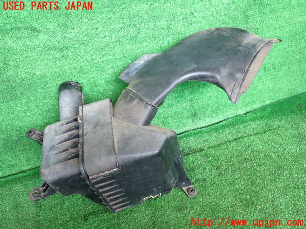 2UPJ-33442560]クラウン マジェスタ(JZS177)エアクリーナーボックス 中古_m0001.jpg