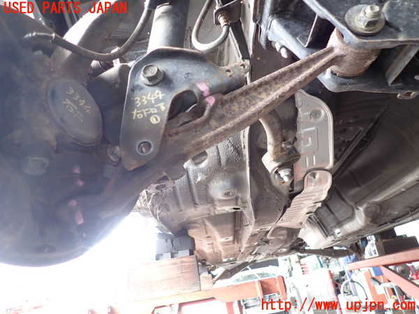 2UPJ-33445176]クラウン マジェスタ(JZS177)右フロントロアアーム1 中古_m0001.jpg