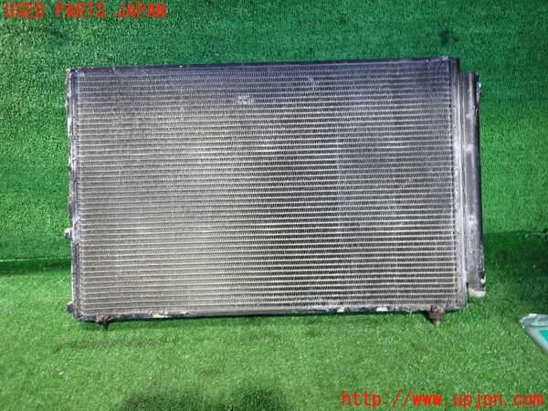 5UPJ-33446031]クラウン マジェスタ(JZS177)エアコンコンデンサー1 中古_m0003.jpg