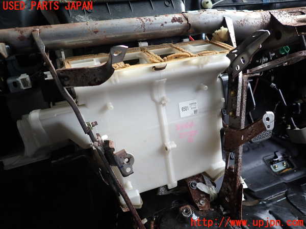 2UPJ-33446081]クラウン マジェスタ(JZS177)エバポレーター1 中古_m0001.jpg