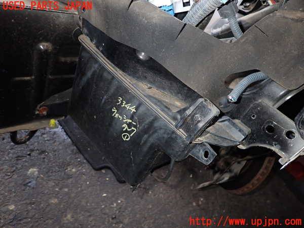 2UPJ-33446791]クラウン マジェスタ(JZS177)ウォッシャータンク1 中古_m0002.jpg