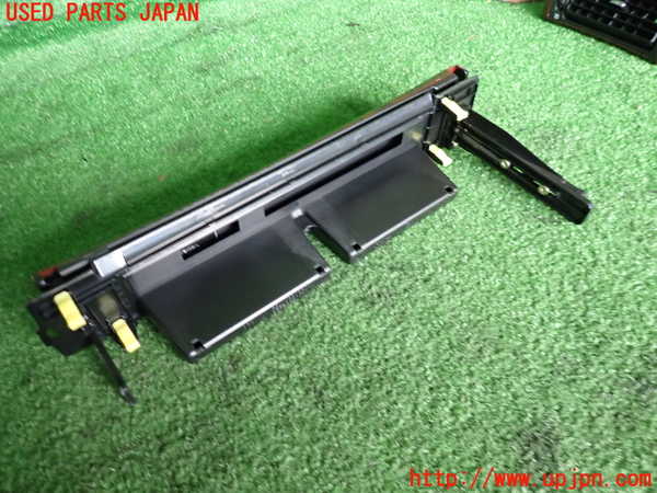 5UPJ-33447842]クラウン マジェスタ(JZS177)17後期 小物入れ2 中古_m0003.jpg