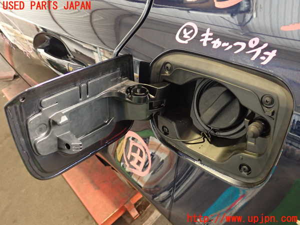 2UPJ-33451690]レクサス・IS300h(AVE30)フューエルリッド 中古_m0003.jpg