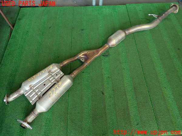 2UPJ-33452651]レクサス・IS300h(AVE30)センターパイプ1 中古_m0001.jpg