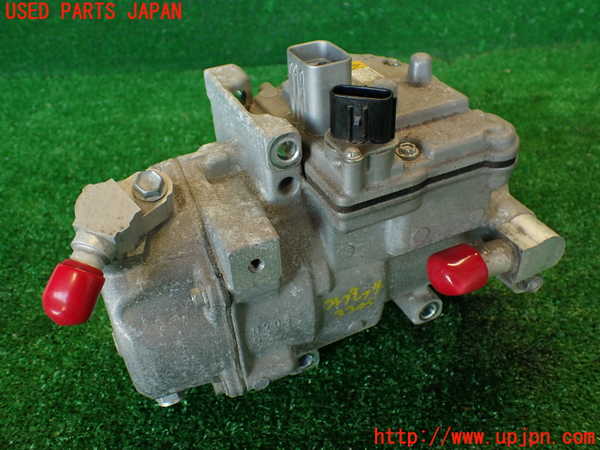 2UPJ-33456025]レクサス・IS300h(AVE30)エアコンコンプレッサー 中古_m0001.jpg