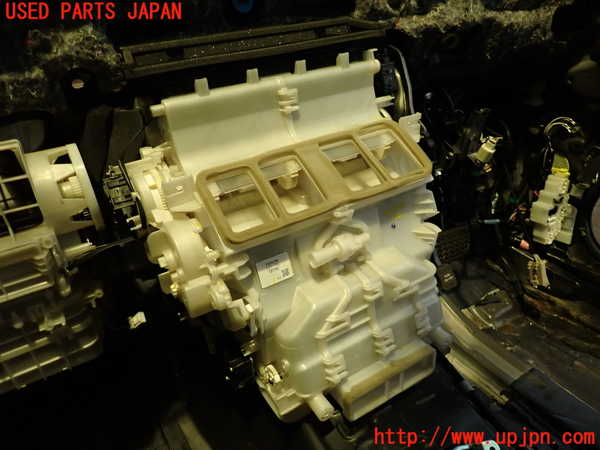 2UPJ-33456081]レクサス・IS300h(AVE30)エバポレーター1 中古_m0001.jpg