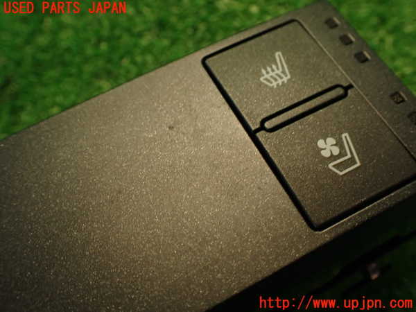 2UPJ-33456308]レクサス・IS300h(AVE30)スイッチ3 (シート空調) 中古_m0003.jpg