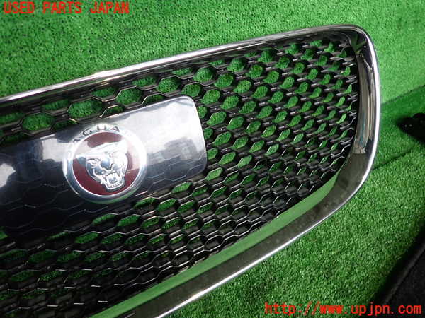 2UPJ-33461050]ジャガー・XF(JB2GA)ラジエターグリル 中古_m0002.jpg