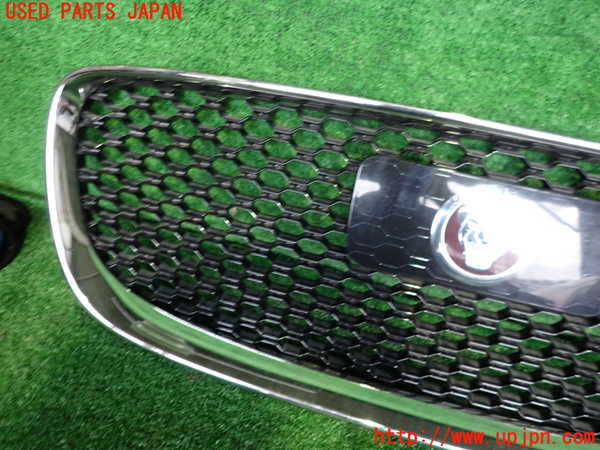 2UPJ-33461050]ジャガー・XF(JB2GA)ラジエターグリル 中古_m0003.jpg