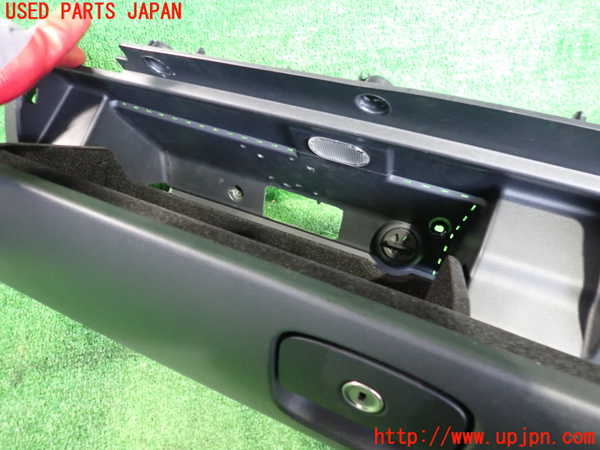 2UPJ-33467516]ジャガー・XF(JB2GA)グローブボックス1 中古_m0002.jpg
