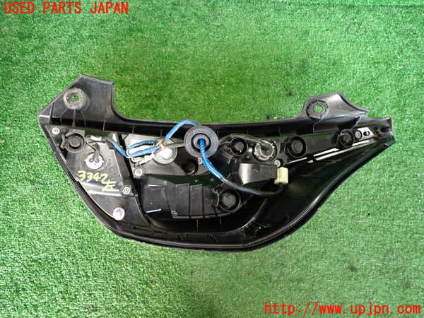 2UPJ-33471536]アクア(AQUA)(NHP10)左テールランプ 中古_m0002.jpg