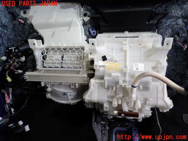 2UPJ-33476081]アクア(AQUA)(NHP10)エバポレーター1 中古_m0001.jpg