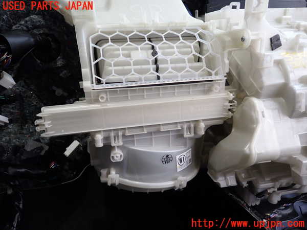 2UPJ-33476081]アクア(AQUA)(NHP10)エバポレーター1 中古_m0003.jpg