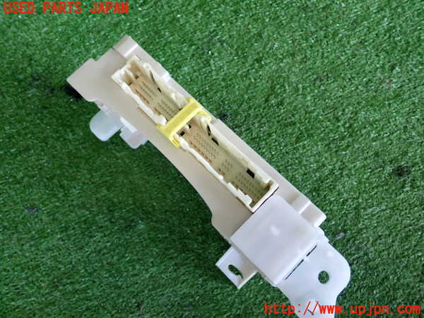 2UPJ-33476742]アクア(AQUA)(NHP10)ヒューズボックス2 中古_m0002.jpg