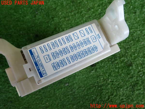 2UPJ-33476742]アクア(AQUA)(NHP10)ヒューズボックス2 中古_m0004.jpg