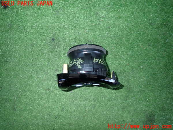 2UPJ-33477527]アクア(AQUA)(NHP10)エアコン吹き出し口2 中古_m0002.jpg
