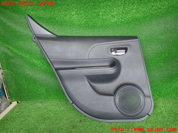 2UPJ-33471324]アクア(AQUA)(NHP10)左後ドア内張り 中古_m0001.jpg