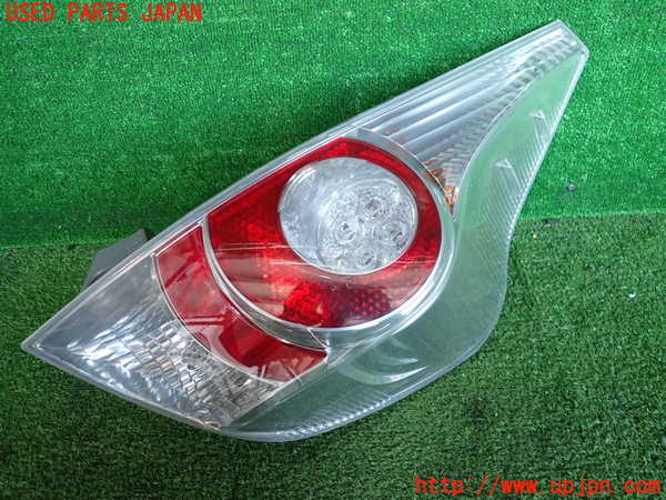 2UPJ-33481530]アクア(AQUA)(NHP10)右テールランプ 中古_m0001.jpg