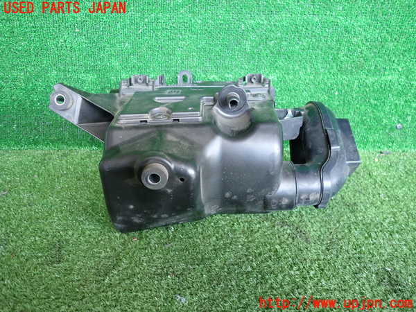 2UPJ-33482560]アクア(AQUA)(NHP10)エアクリーナーボックス 中古_m0003.jpg