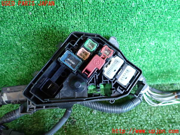 2UPJ-33486741]アクア(AQUA)(NHP10)ヒューズボックス1 中古_m0004.jpg