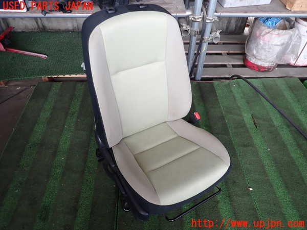 2UPJ-33487035]アクア(AQUA)(NHP10)運転席シート 中古_m0001.jpg