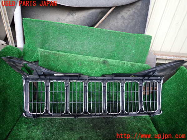 1UPJ-33491050]ジープ・グランドチェロキー(WH47)ラジエターグリル 中古_m0002.jpg