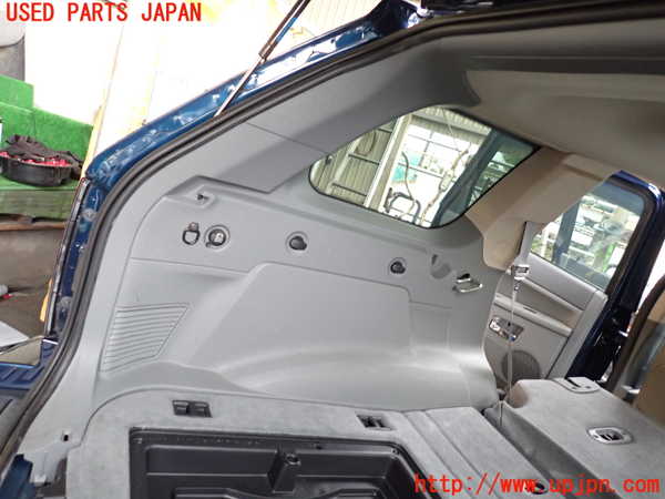 1UPJ-33497680]ジープ・グランドチェロキー(WH47)左リアピラートリム 中古_m0001.jpg